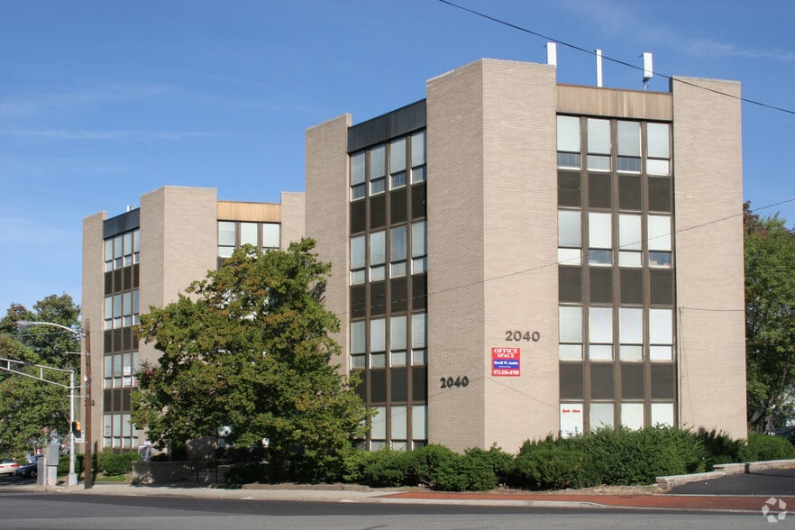 More Photos Of 2040 Millburn Ave, Maplewood Medical For Lease