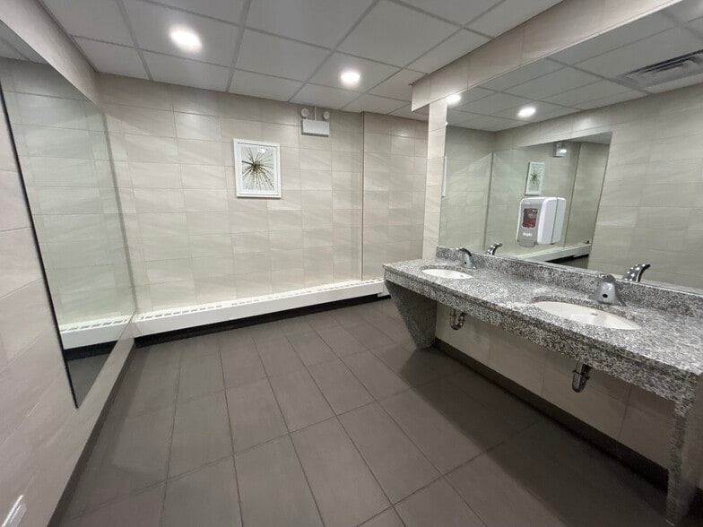 More Photos Of 9415 S Western Ave, Chicago Medical For Lease