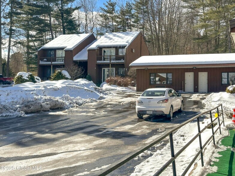 More Photos Of 1545 Us-9, Lake George Hospitality For Sale