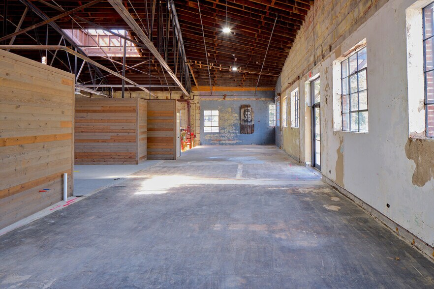 More Photos Of 259 Milton Ave SE, Atlanta Showroom For Lease