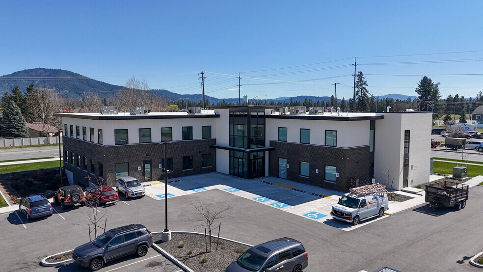 More Photos Of 1701 Prairie, Hayden Medical For Lease