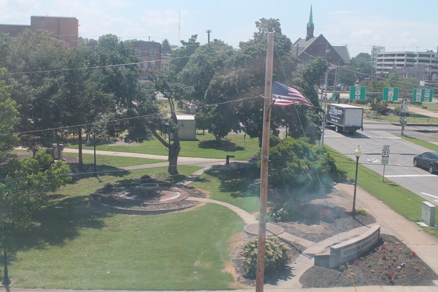 More Photos Of 201 E Main St, Carbondale Office Residential For Lease
