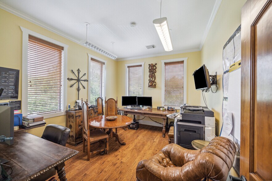 More Photos Of 800 Sawyer St, Houston Office Residential For Sale