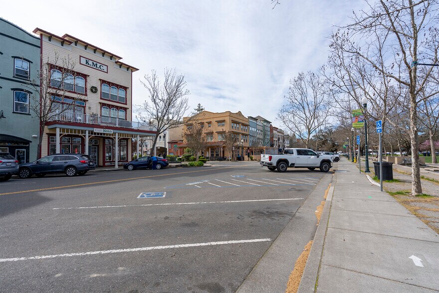 More Photos Of 220 Windsor River Rd, Windsor Apartments For Sale