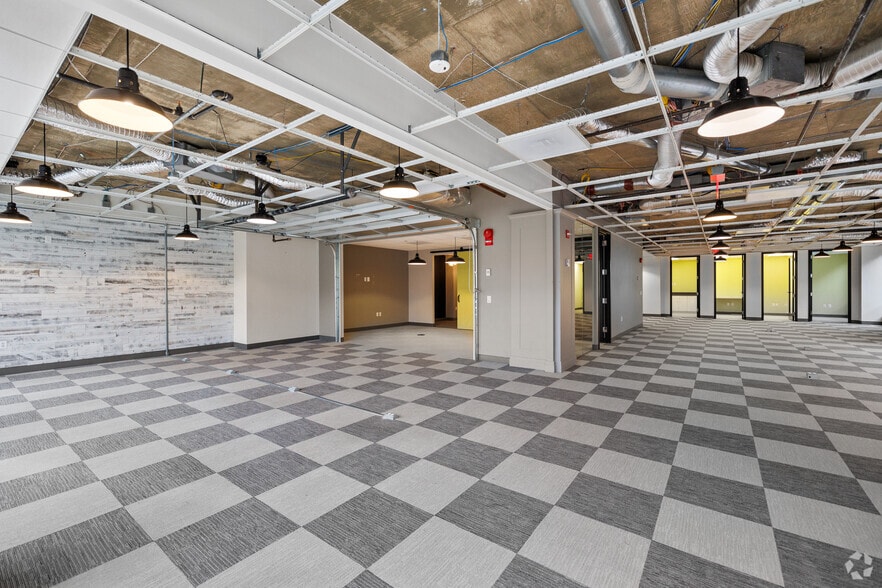 More Photos Of 2001 L St NW, Washington Office For Lease