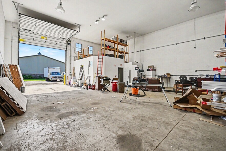 More Photos Of 12531 W Horseshoe Dr, New Lenox Warehouse For Sale