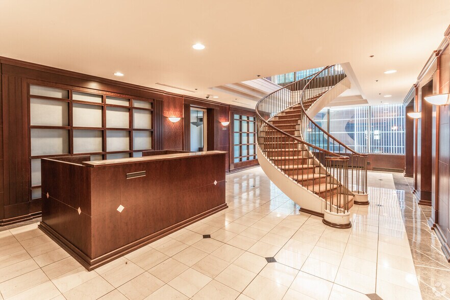 More Photos Of 500 E Main St, Norfolk Office Residential For Lease