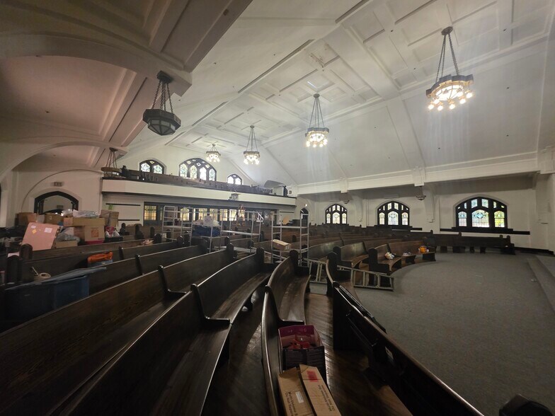 More Photos Of 1244 W Thorndale Ave, Chicago Specialty For Sale