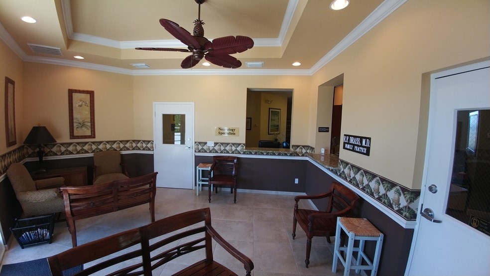 More Photos Of 530 SE 16th Pl, Cape Coral Medical For Lease