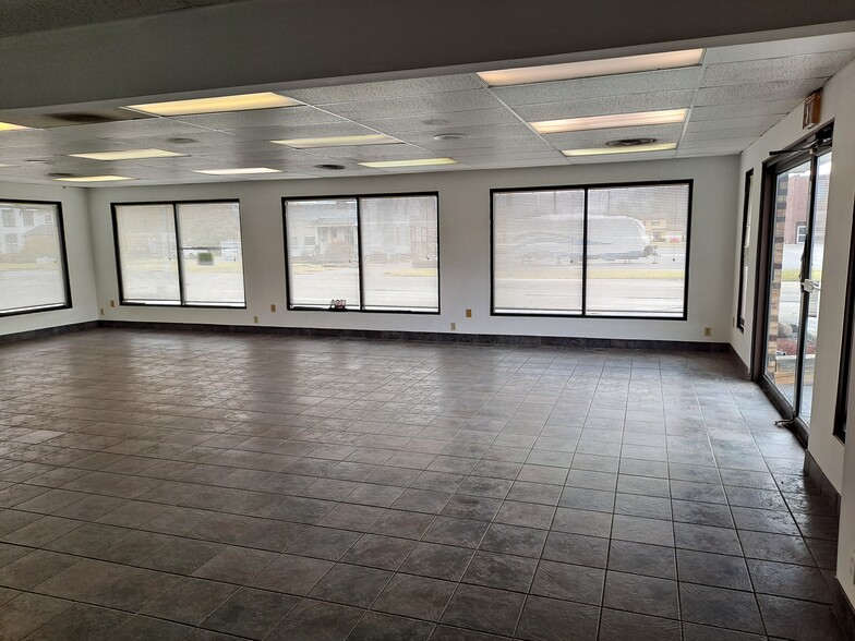More Photos Of 126 N Canal St, Newton Falls Flex For Sale