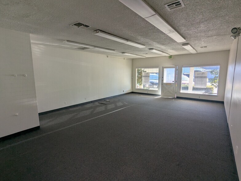More Photos Of 11561-11605 Paramount Blvd, Downey Loft Creative Space For Lease