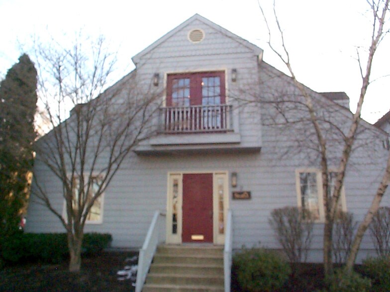 More Photos Of 2 Mystic Ln, Malvern Office For Sale