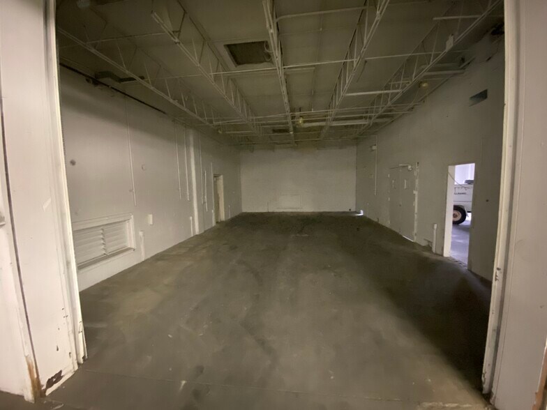 More Photos Of 11358 Main St, Clarence Warehouse For Lease