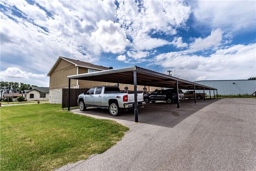 More Photos Of 108-118 E Blake St, Hinton Apartments For Sale