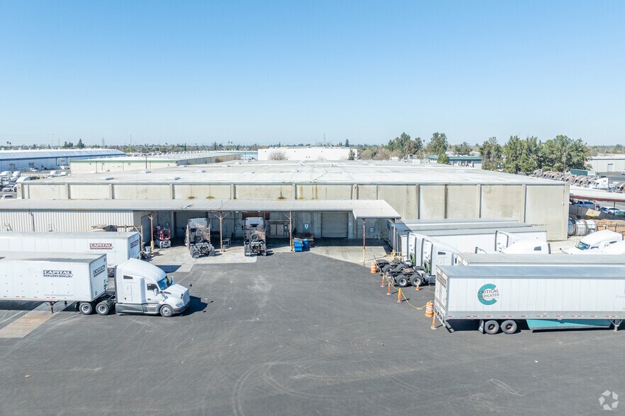 More Photos Of 8180 Signal Ct, Sacramento Warehouse For Lease