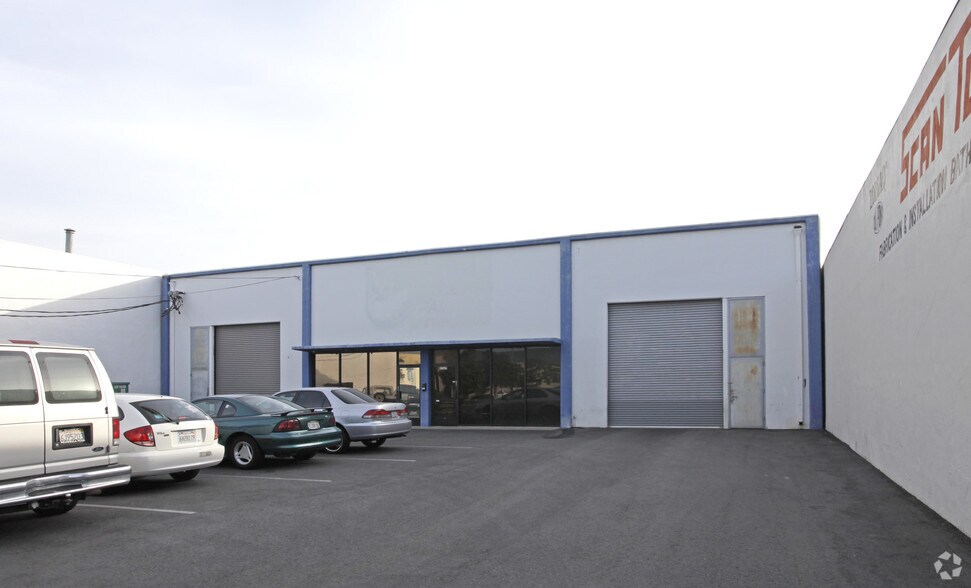 Primary Photo Of 2565 Middlefield Rd, Redwood City Warehouse For Lease