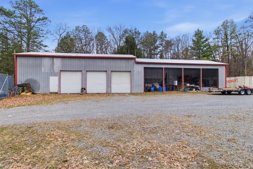 More Photos Of 89 Nolan Rd, Penfield General Retail For Sale