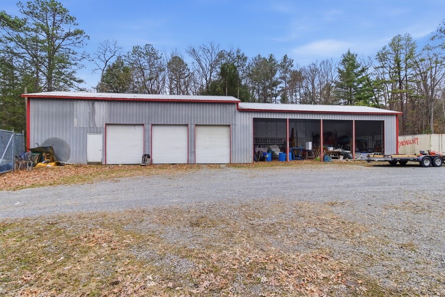 More Photos Of 89 Nolan Rd, Penfield General Retail For Sale