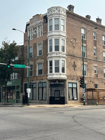 More Photos Of 1001 N California Ave, Chicago Apartments For Lease