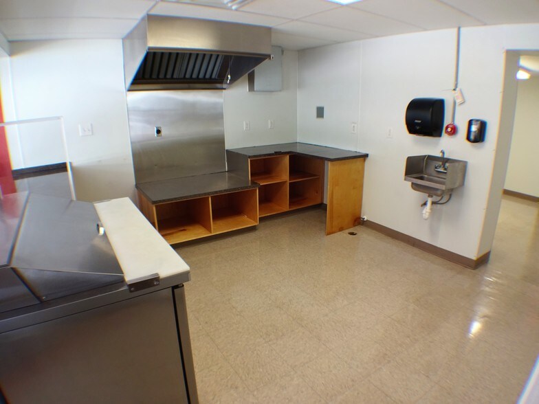 More Photos Of 115 W Main St, Lexington Restaurant For Sale