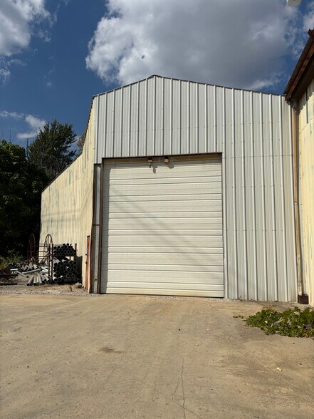 More Photos Of 5522 A N Center St, Hilliard Warehouse For Sale