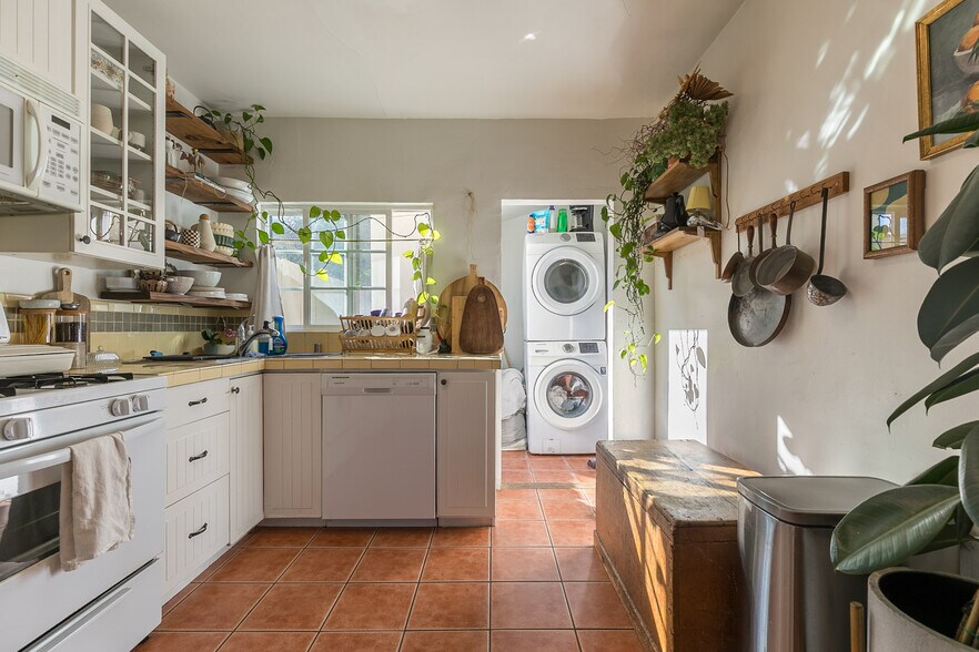 More Photos Of 1980 Chatsworth Blvd, San Diego Apartments For Sale