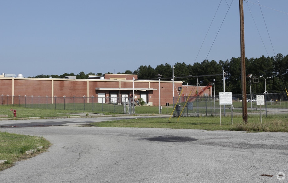 More Photos Of 100 Bailey Plant Rd, Clinton Manufacturing For Sale