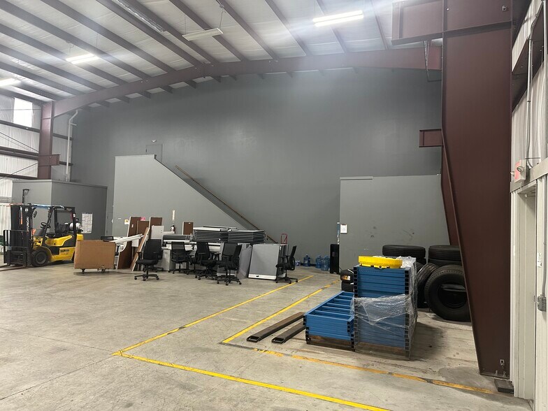 More Photos Of 601 S 14th St, La Porte Warehouse For Lease