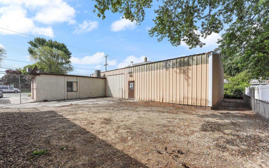 More Photos Of 138 N Governor Printz Blvd, Essington Office For Sale