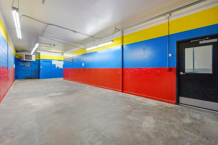 More Photos Of 2800 E Platte Ave, Colorado Springs Auto Repair For Lease