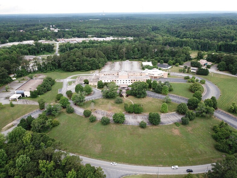 Primary Photo Of 60 Hospital, Newnan Office For Sale