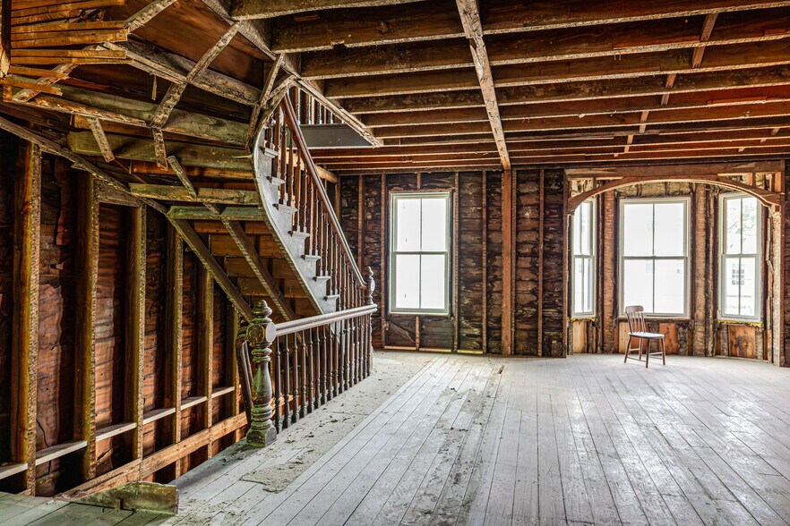 More Photos Of 744 Warren St, Hudson Storefront Retail Residential For Sale