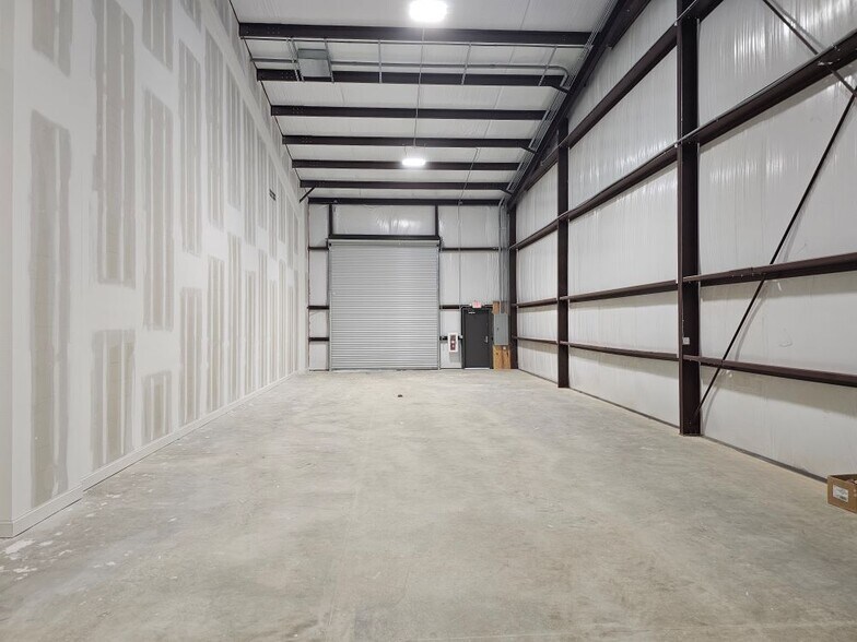 More Photos Of 1667 Broadway Ave, Braselton Warehouse For Lease