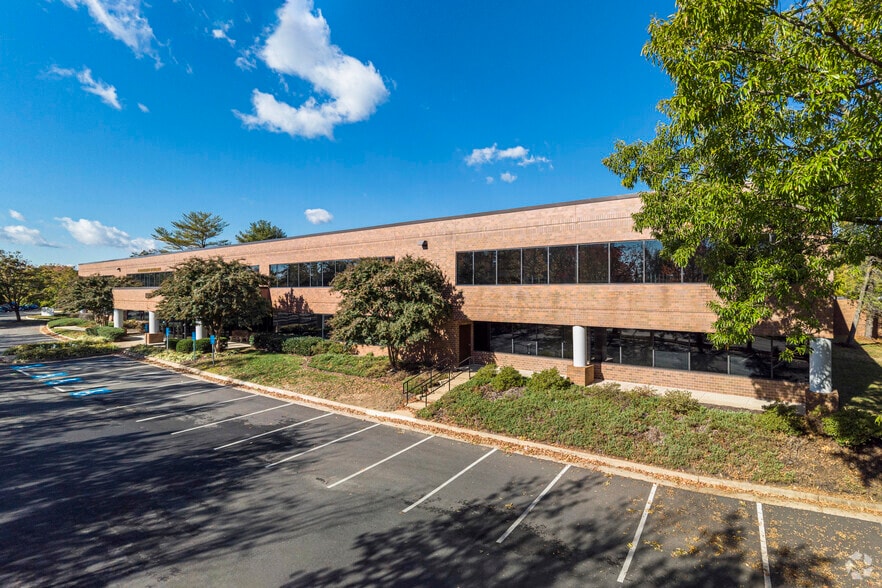 More Photos Of 8500 Cinder Bed Rd, Lorton Flex For Lease