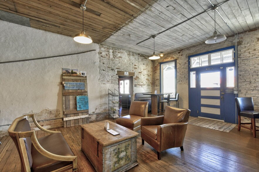 More Photos Of 121 8th St, Colusa Showroom For Sale