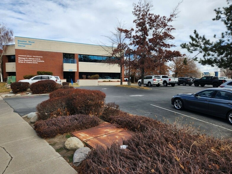 More Photos Of 5220 Neil Rd, Reno Medical For Lease