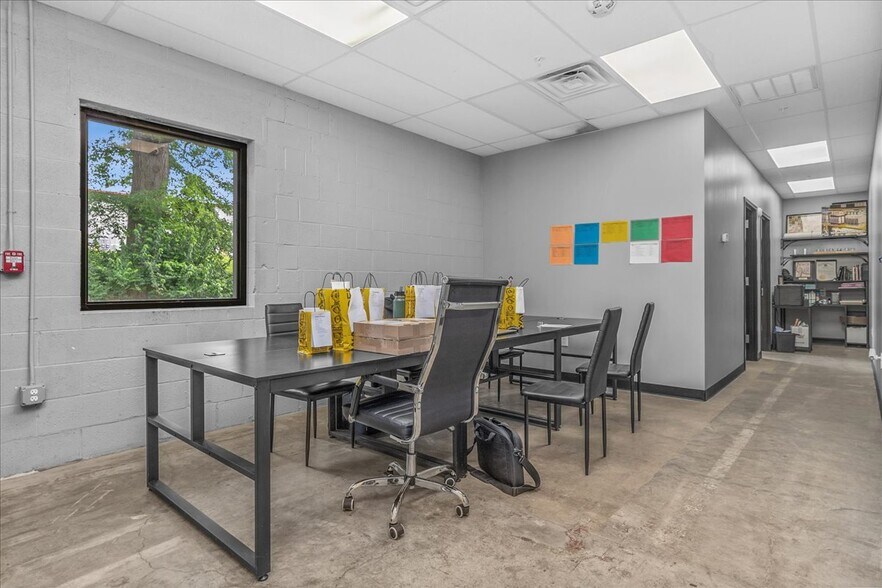 More Photos Of 1341 Hughes Ford Rd, Frederick Light Manufacturing For Lease