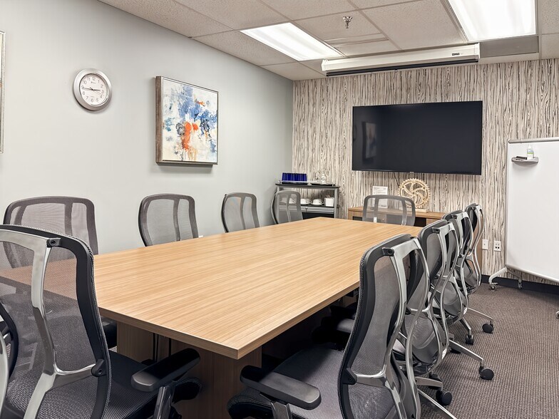 More Photos Of 26 W Dry Creek Cir, Littleton Coworking Space
