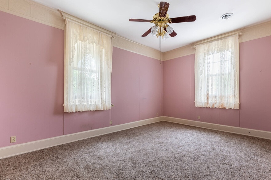 More Photos Of 405 E Spring St, Saint Marys Office Residential For Sale