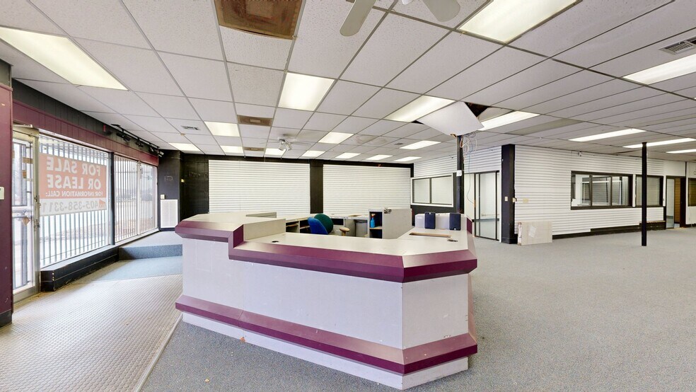 Primary Photo Of 317 W Gray St, Norman Storefront For Lease