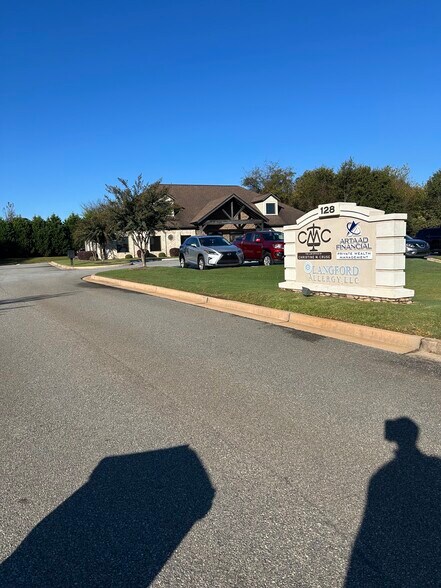 More Photos Of 128 Tommy Stalnaker Dr, Warner Robins Office For Sale
