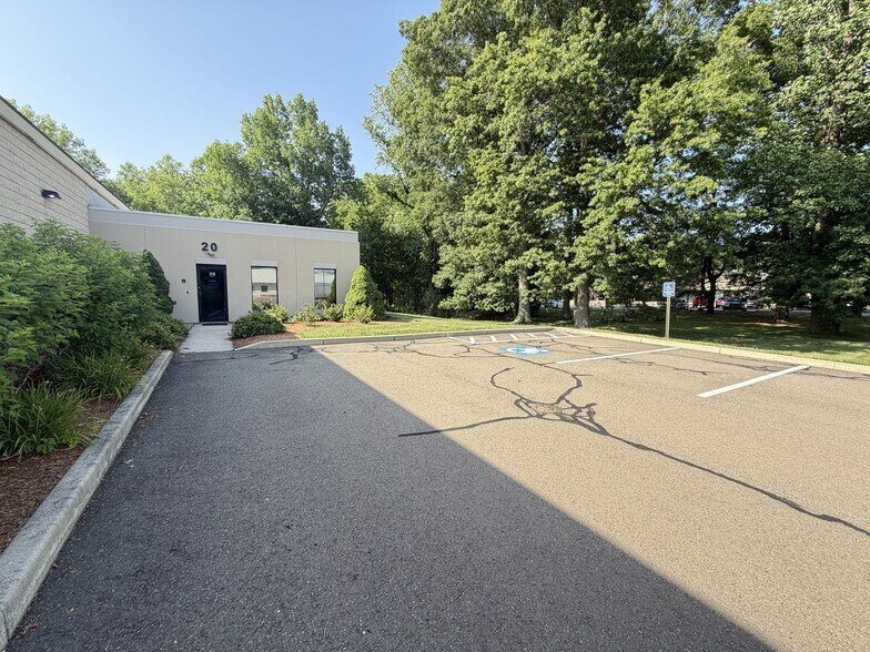 More Photos Of 20 Commercial St, Branford Research And Development For Lease