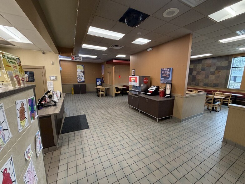 More Photos Of 418 S Ankeny Blvd, Ankeny Restaurant For Sale