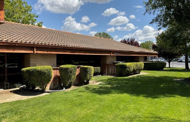 More Photos Of 3002-3028 Beacon Blvd, West Sacramento Medical For Lease