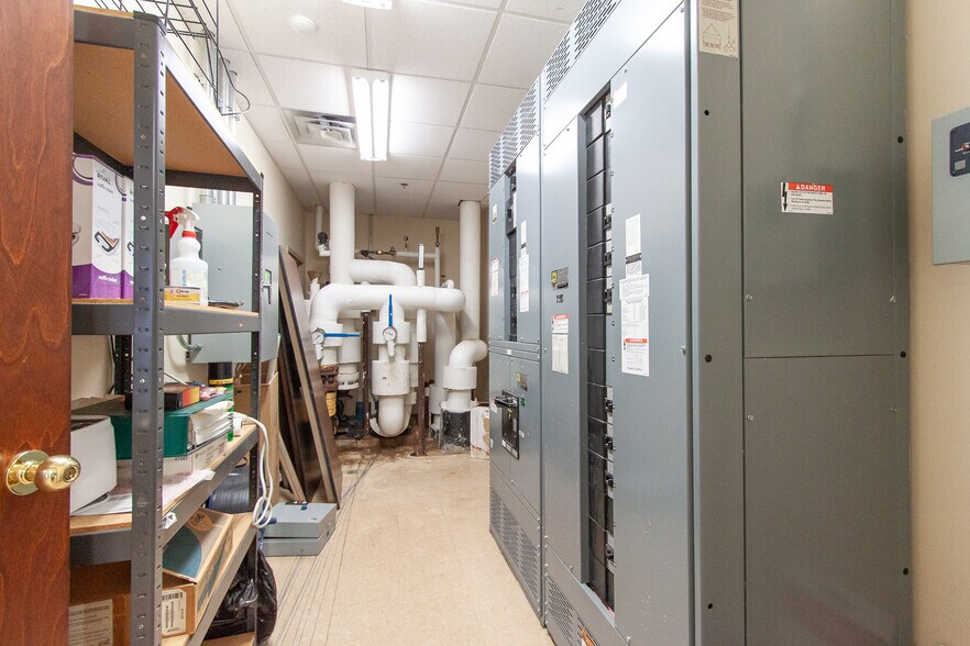 More Photos Of 177 Technology Pky, Auburn Light Manufacturing For Sale