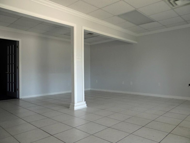 More Photos Of 115 Wholesale Ave, Huntsville Flex For Sale