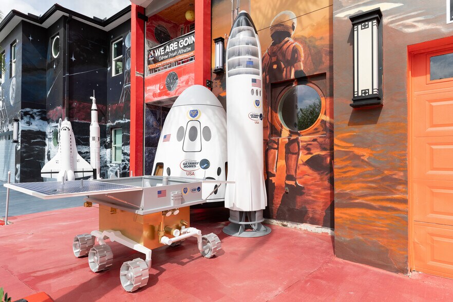 More Photos Of 1015 Fantasy Dr, Davenport Specialty For Sale