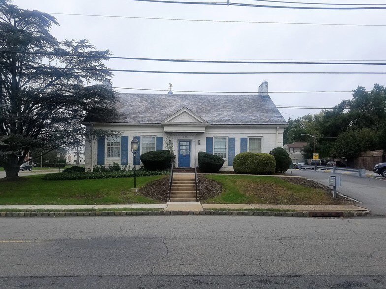 More Photos Of 1059 Bloomfield Ave, West Caldwell Bank For Lease