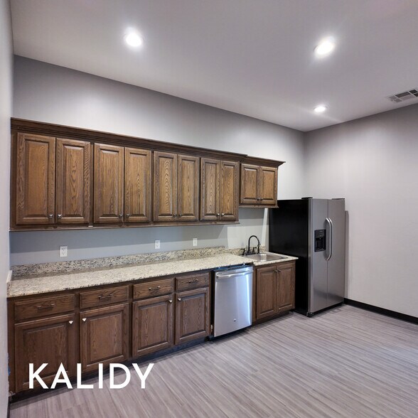 More Photos Of 2220 NW 164th St, Edmond Office For Sale