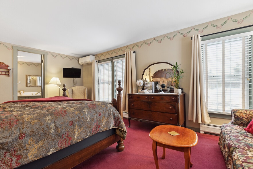 More Photos Of 67 Pleasant View Rd, Bradford Hotel For Sale